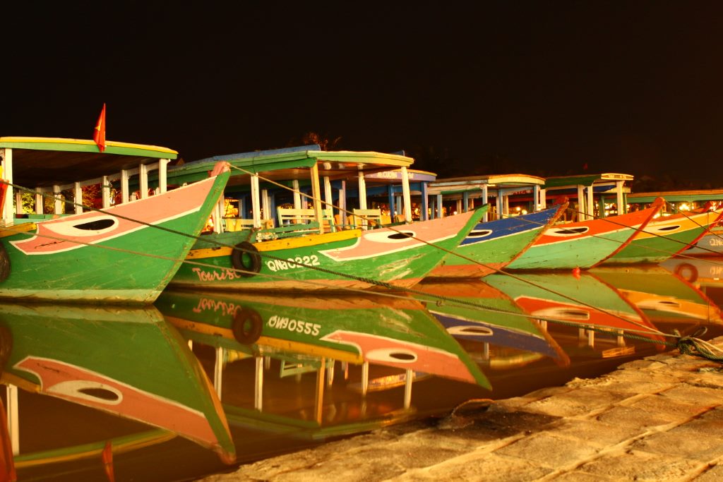 Barcos ancorados em Hôi An - Vietnã