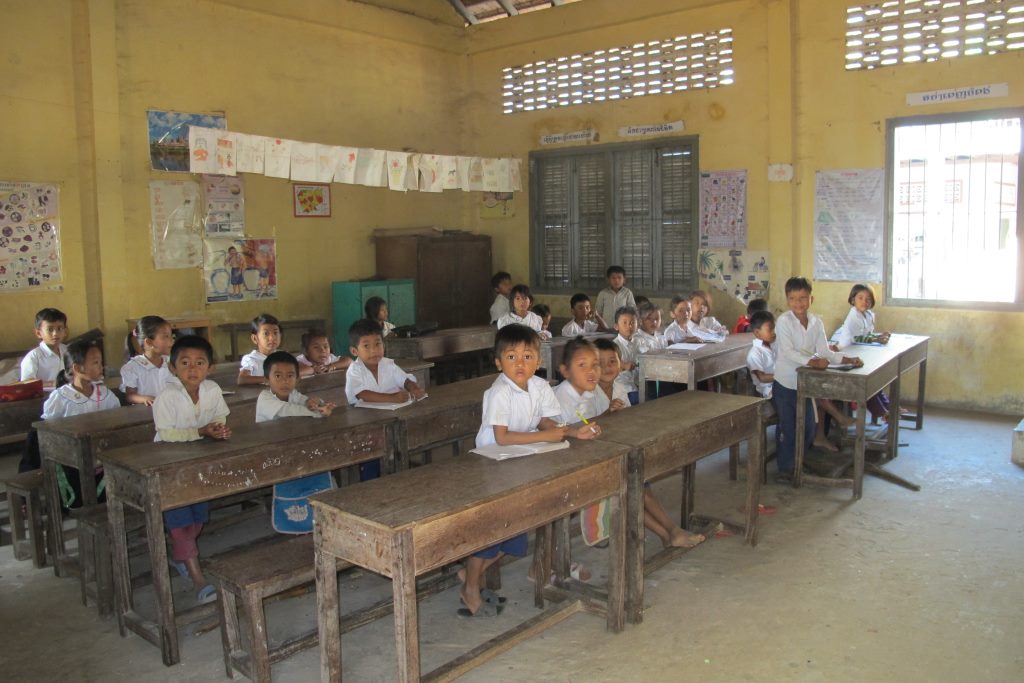 Escola no interior do Camboja