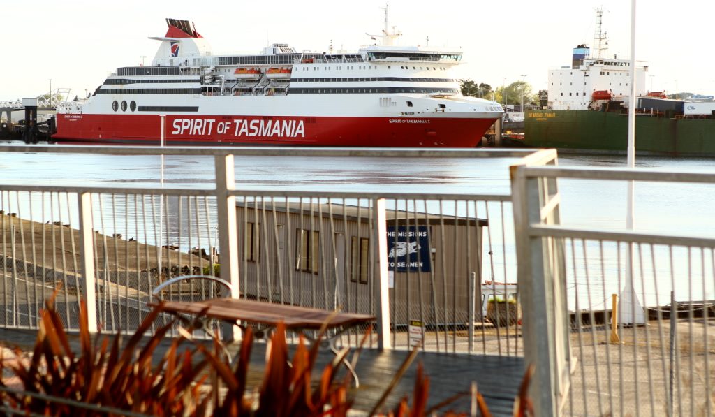 Navio Spirit of Tasmania já atracado em Devoport - Tasmânia