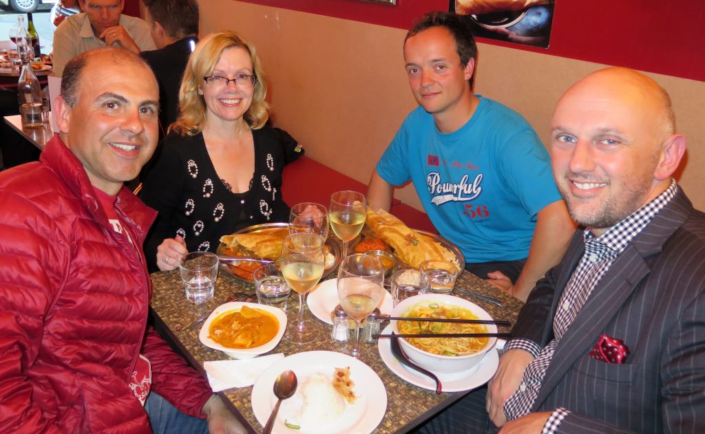 Fiona, Jordi, Barry e eu em um restaurante em Wellington ´- Nova Zelândia