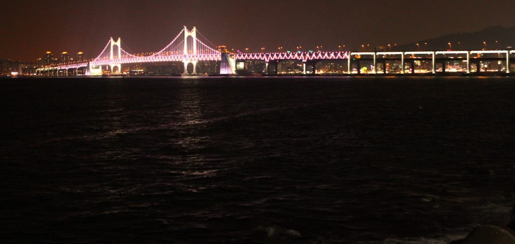 Foto clássica da Gwangandaegyo Bridge - Busan - Coréia do Sul