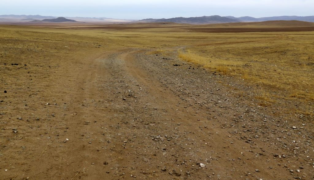 Estrada nacional no intterior da Mongólia