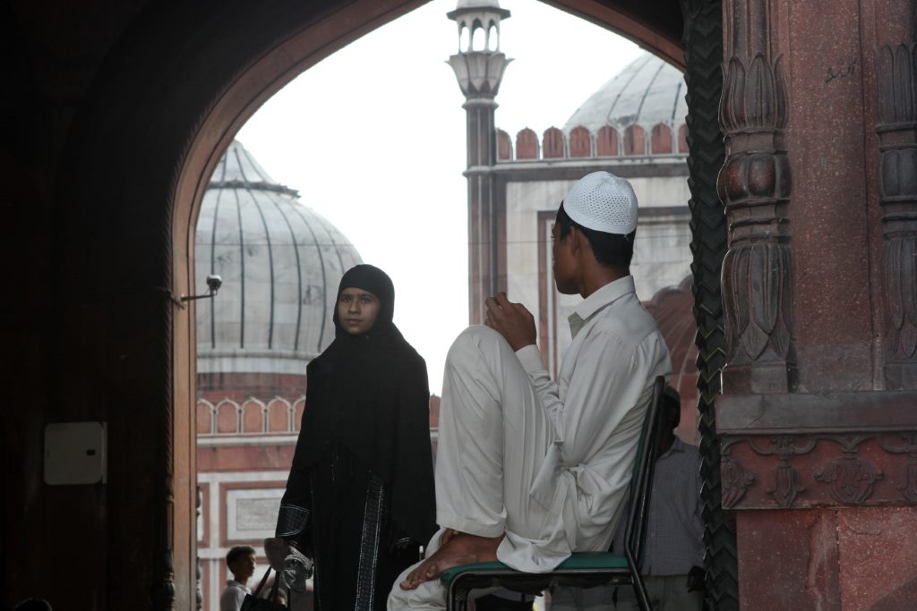 Uma das entradas da Mesquita Jama Masjid, New Deli, Índia.