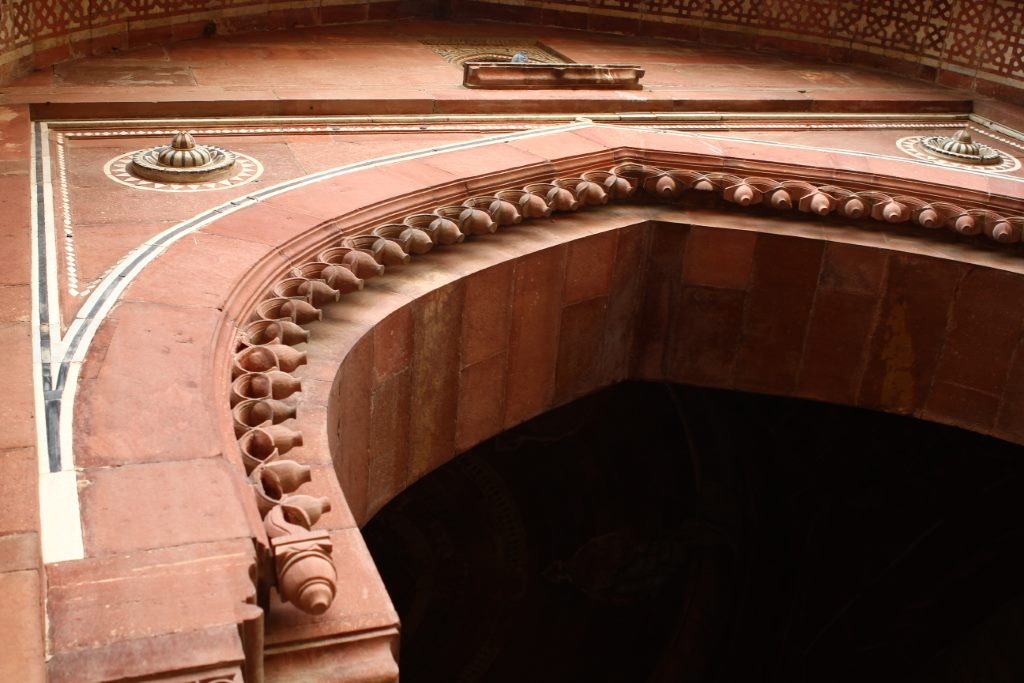 Detalhes da Mesquita de Purana Qila, New Deli, Índia.
