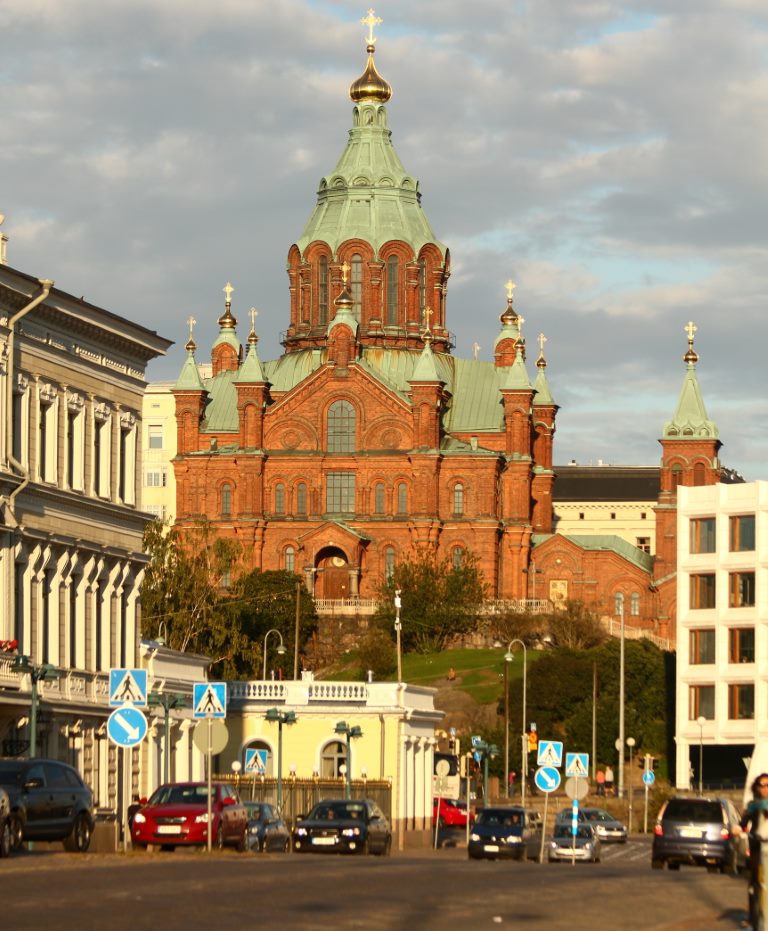 Catedral Ordoxa Uspenski, em estilo russo. Helsinque, Finlândia.