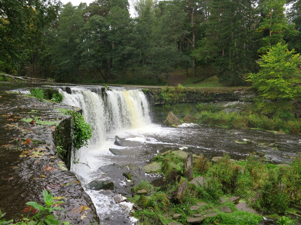 Cachoeira nos arredores de Tallinn, Estônia.