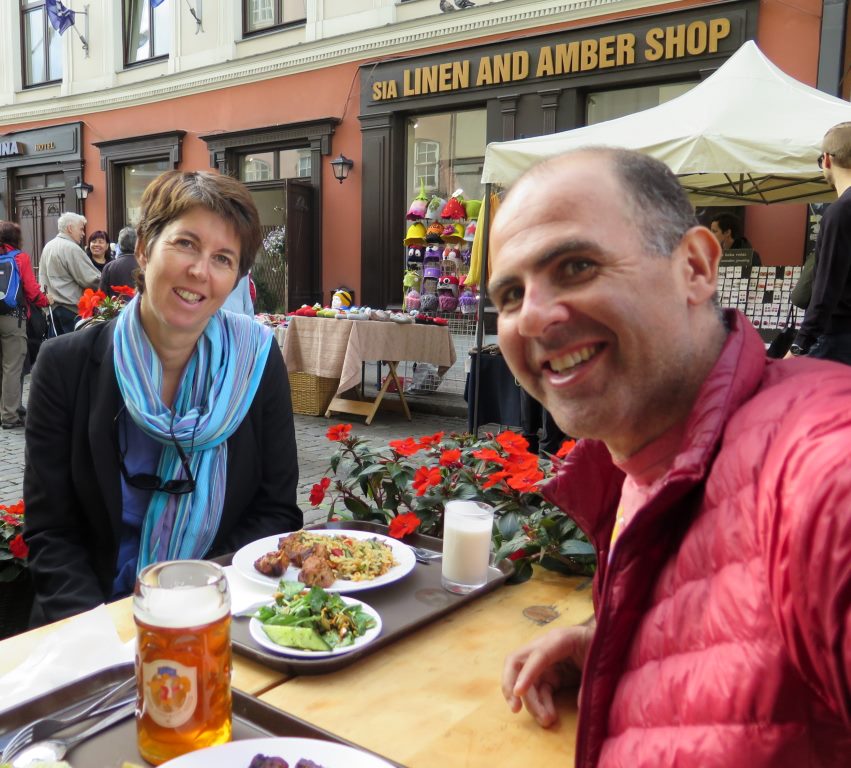 Alexandra e eu durante o city tour em Riga, Letônia.